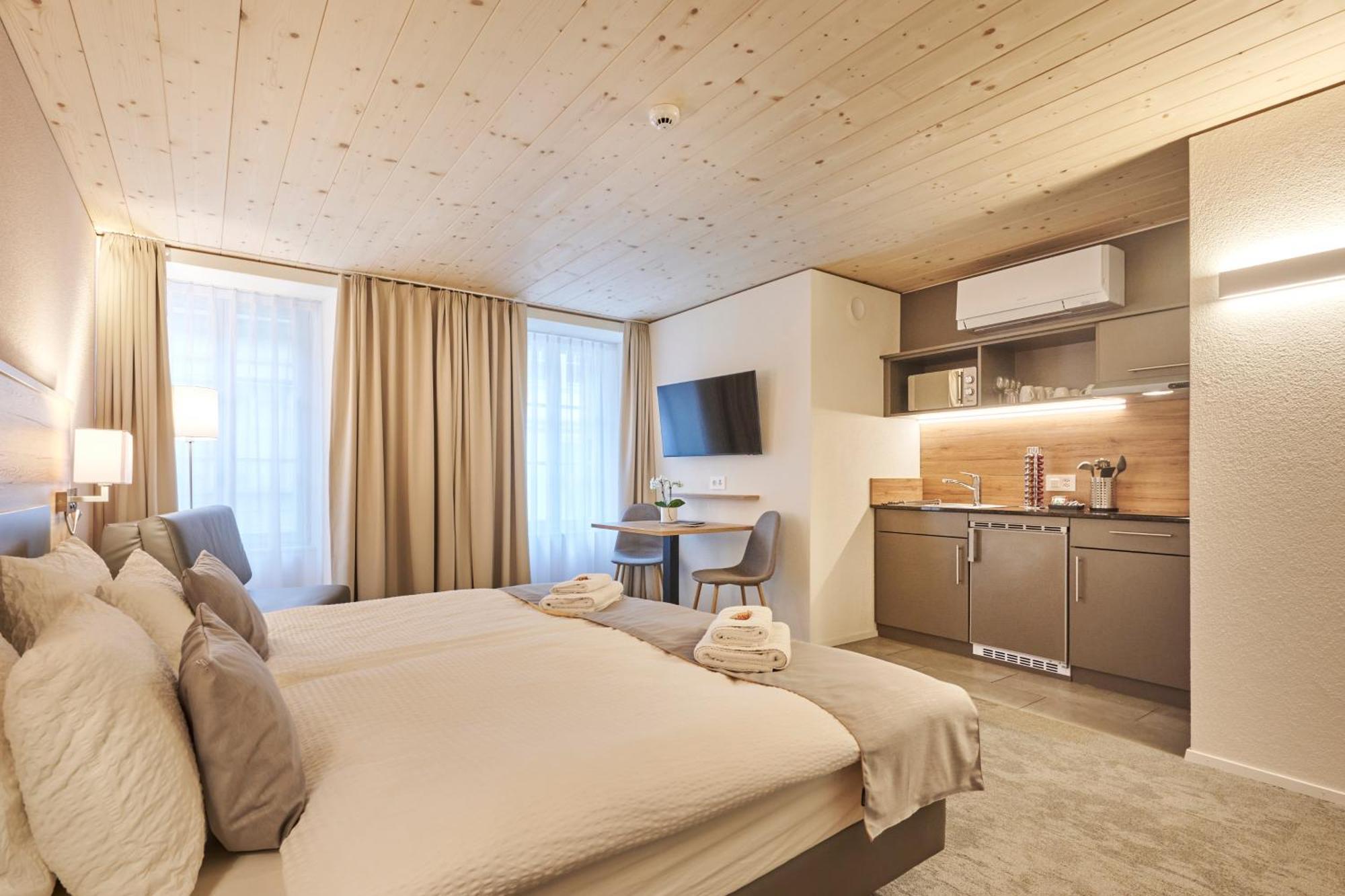Aparthotel Krone - Self Check-In Unterseen エクステリア 写真