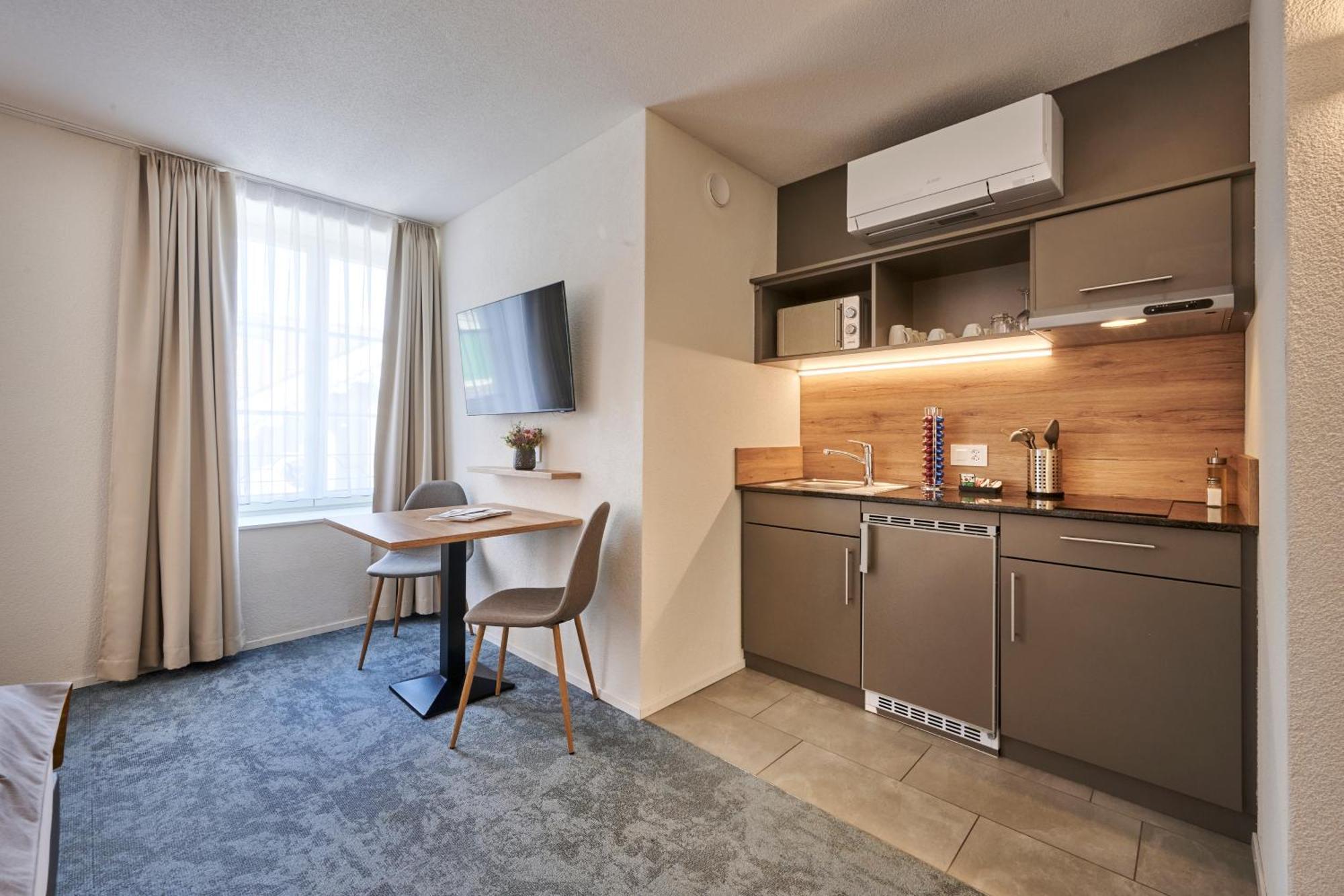 Aparthotel Krone - Self Check-In Unterseen エクステリア 写真