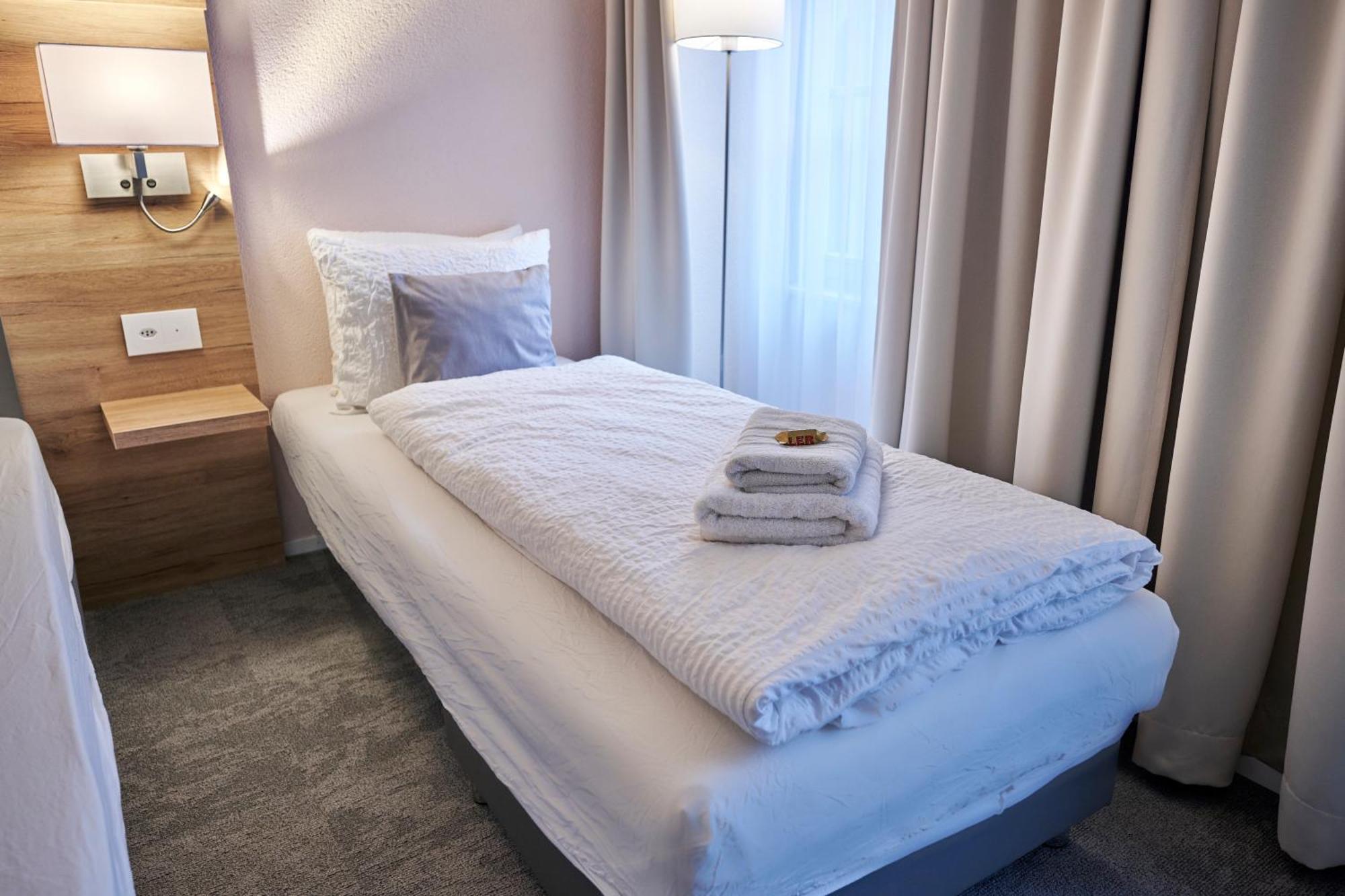 Aparthotel Krone - Self Check-In Unterseen エクステリア 写真