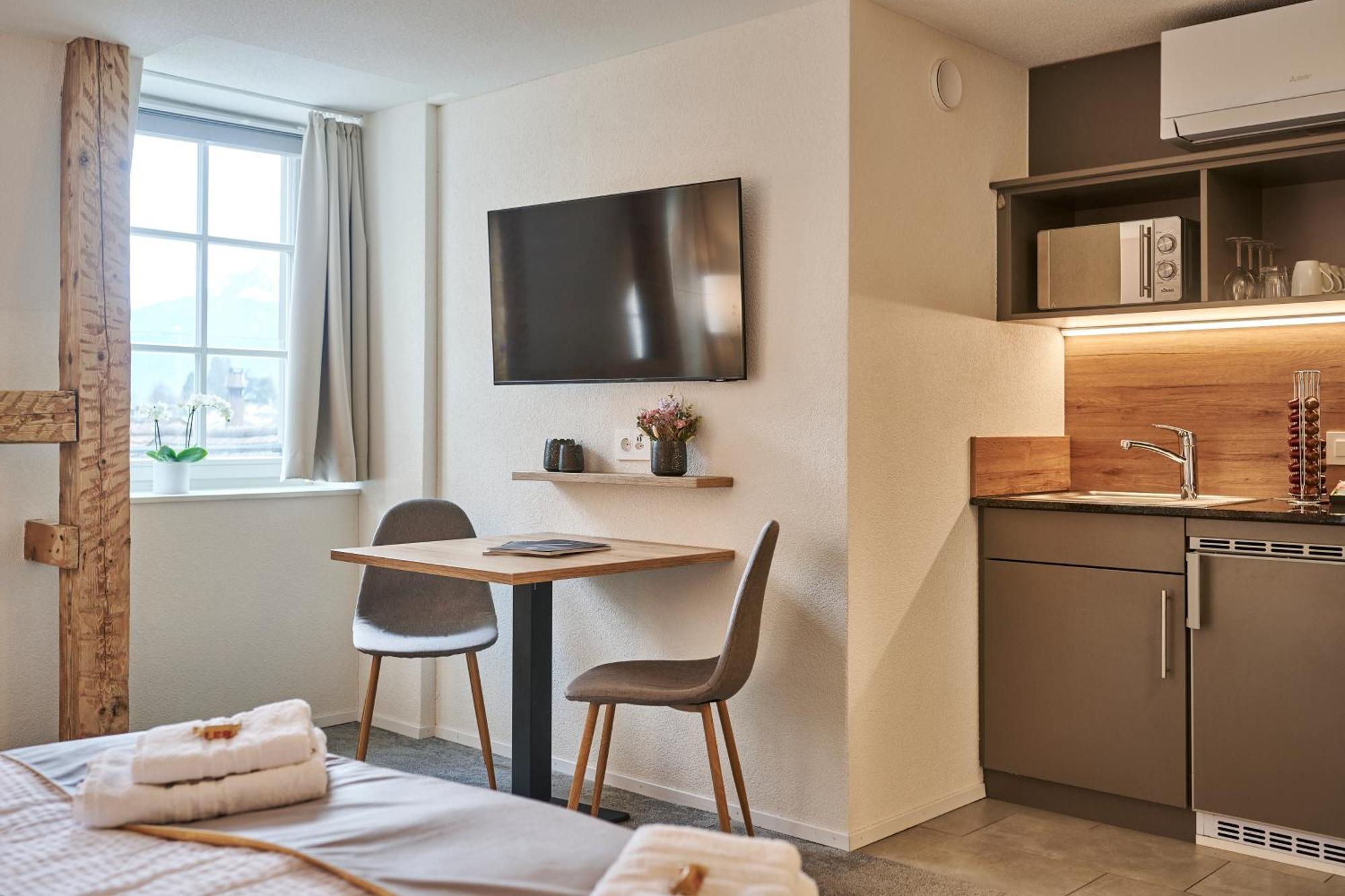Aparthotel Krone - Self Check-In Unterseen エクステリア 写真