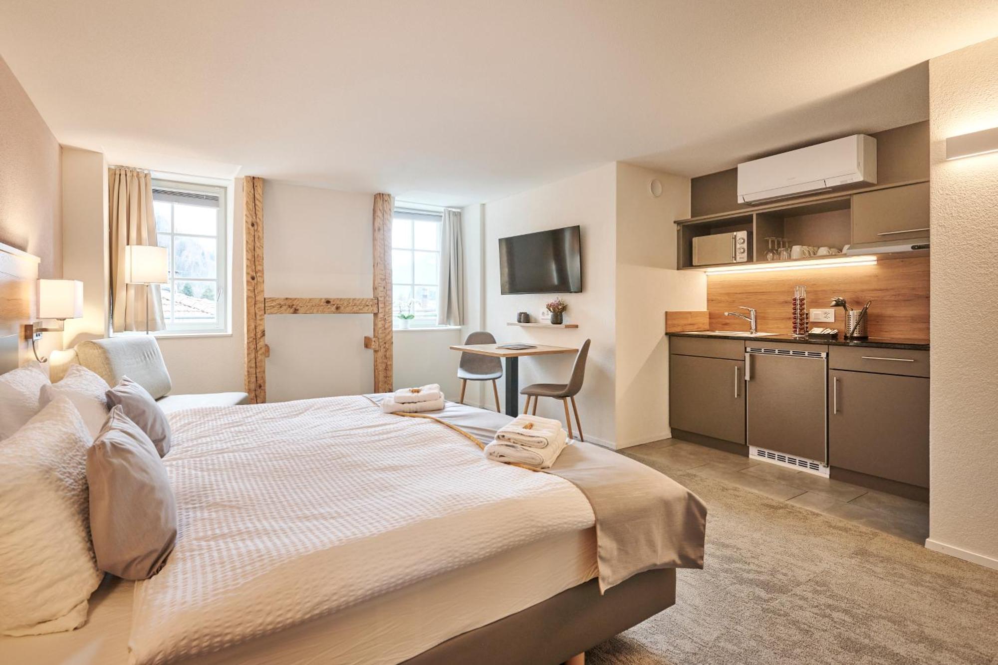 Aparthotel Krone - Self Check-In Unterseen エクステリア 写真