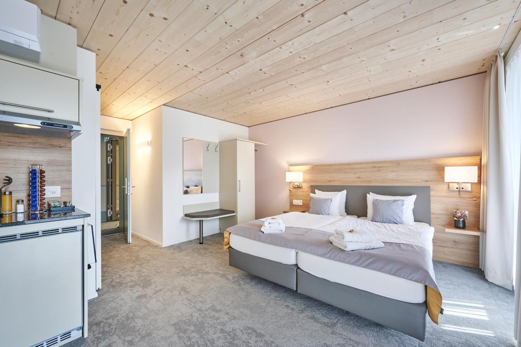 Aparthotel Krone - Self Check-In Unterseen エクステリア 写真