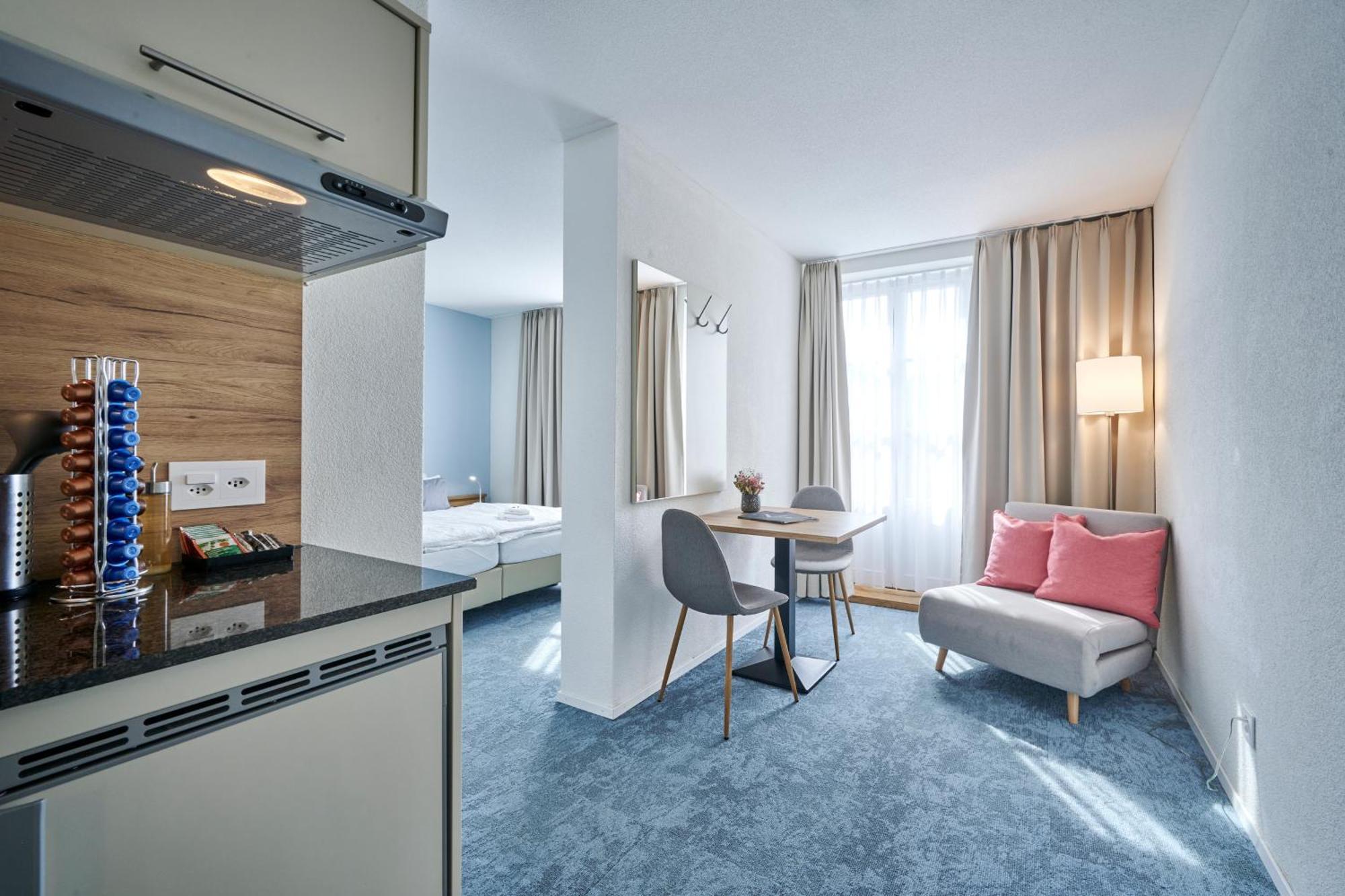 Aparthotel Krone - Self Check-In Unterseen エクステリア 写真